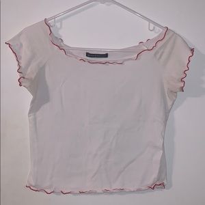 BRANDYMELVILLE white tee, red lining 🤍❤️